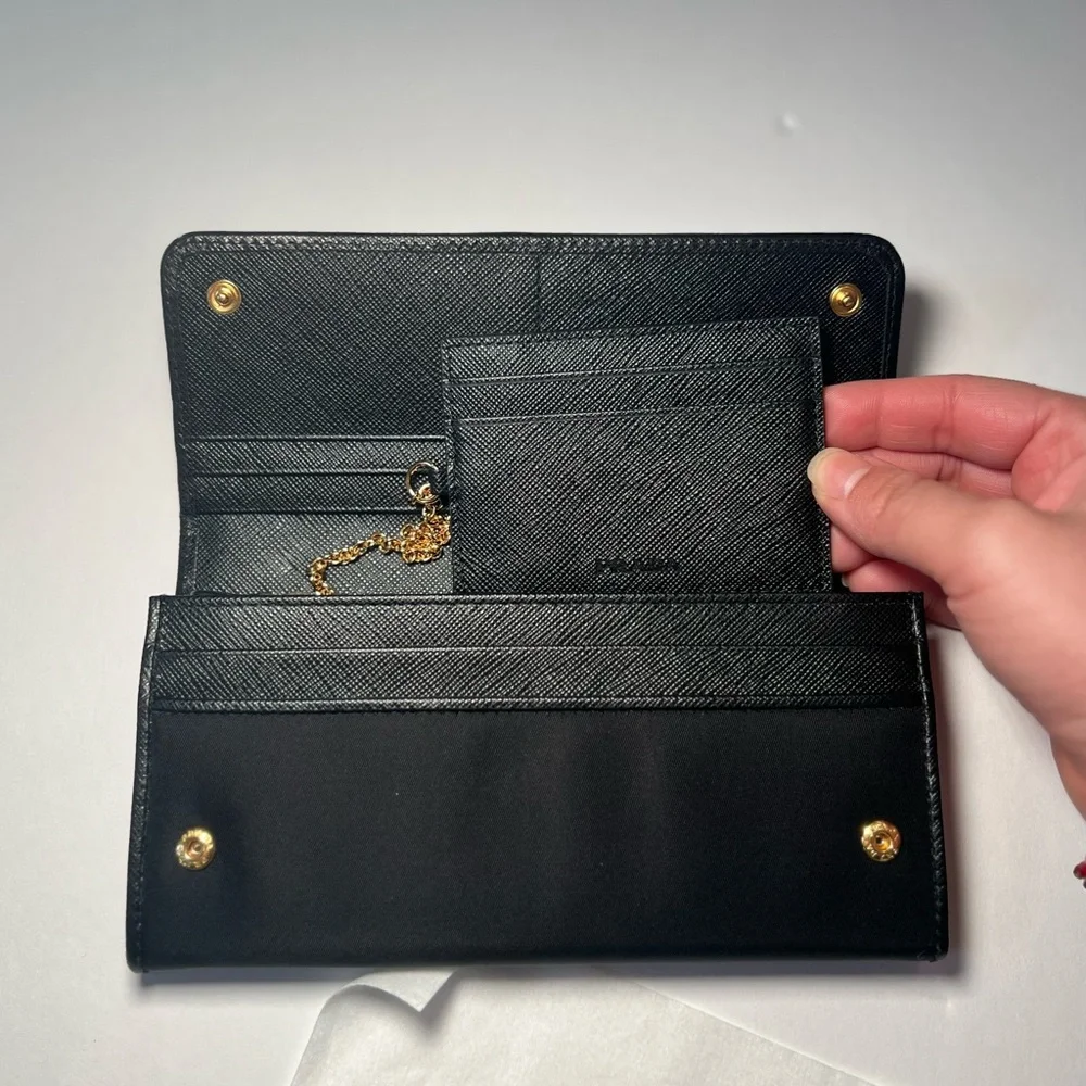 Prada Wallet - Picture 3 of 6